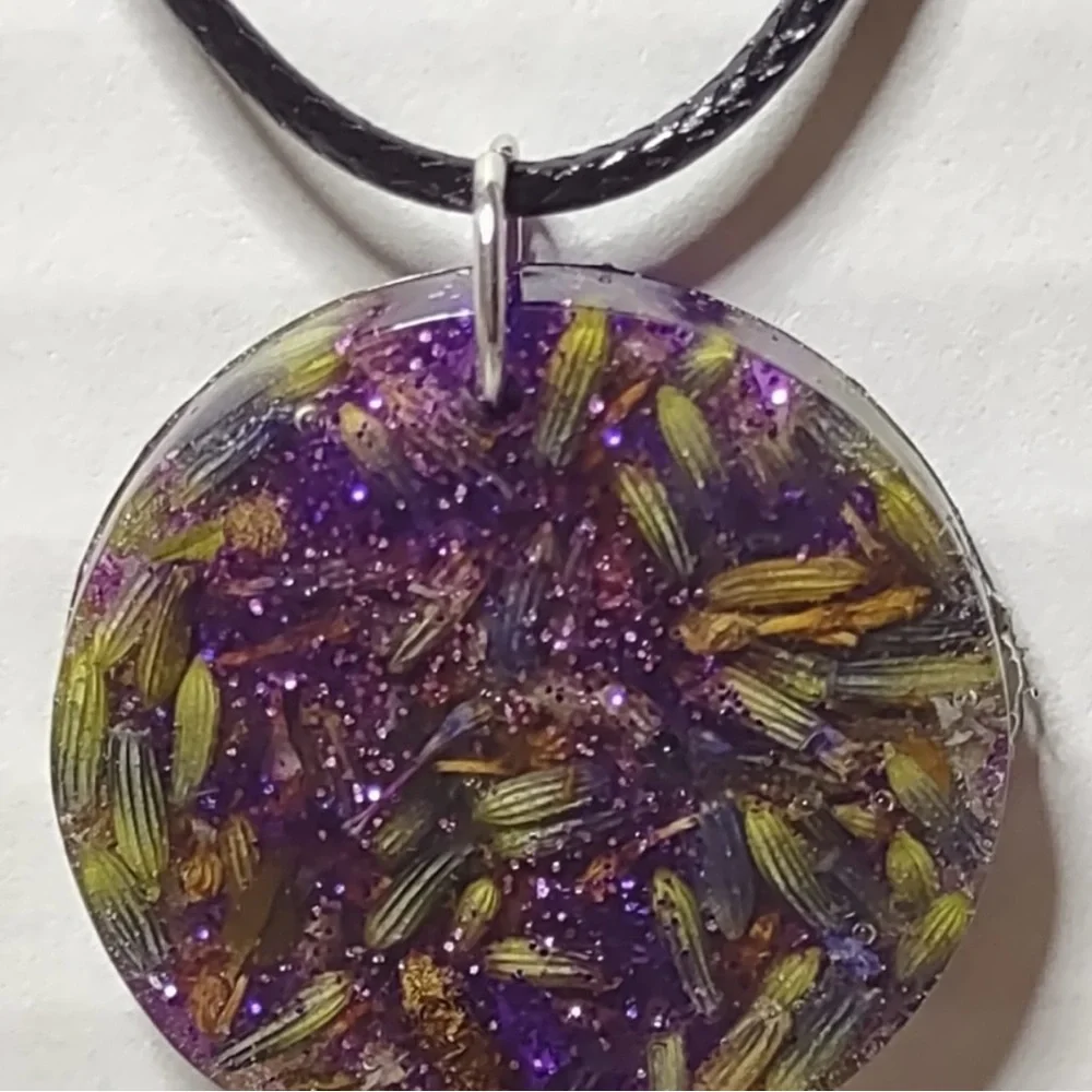 Lavender Dream Handmade Lavender Resin Pendant Set - Picture 4 of 7